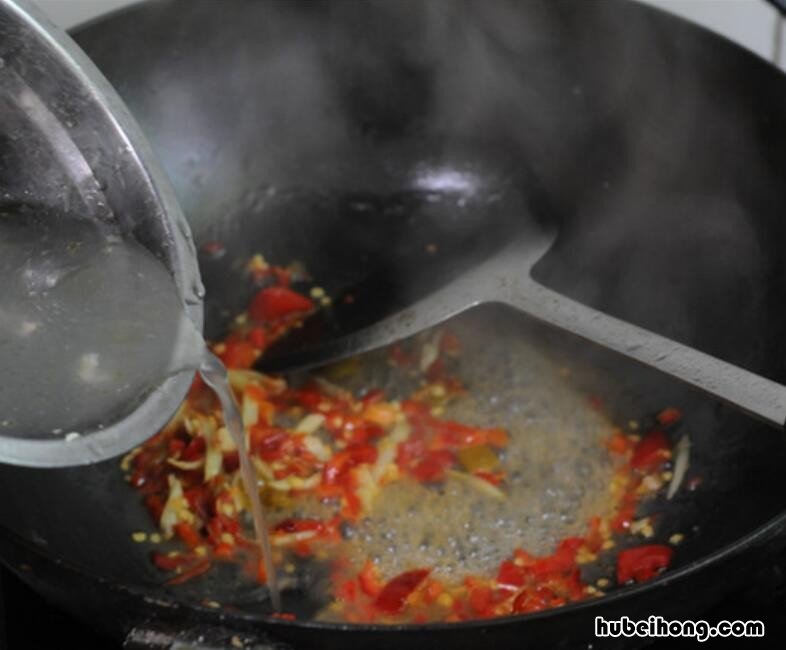 香辣手撕鸡的制作方法 香辣手撕鸡的热量