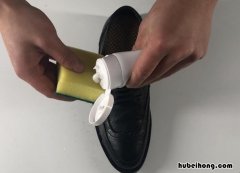 擦皮鞋的方法怎么擦皮鞋 专业擦皮鞋的方法视频