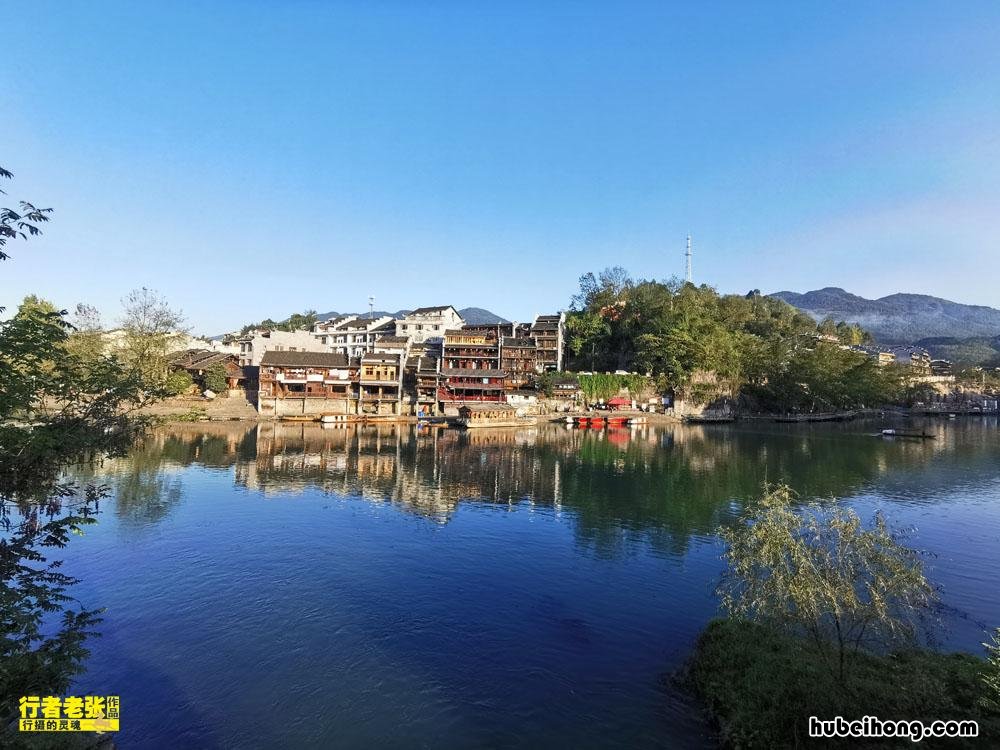 沈从文写的边城是凤凰古城吗为什么 沈从文写的边城是凤凰古城吗是真的吗
