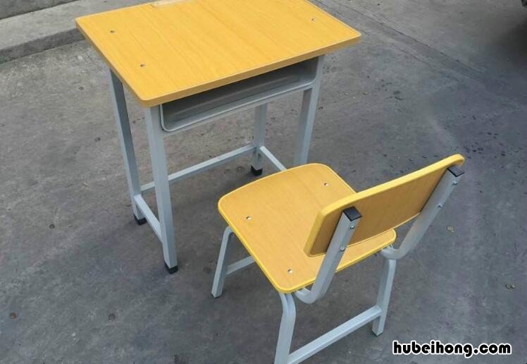 学生课桌椅怎样选购最好 学生课桌椅怎样选购尺寸