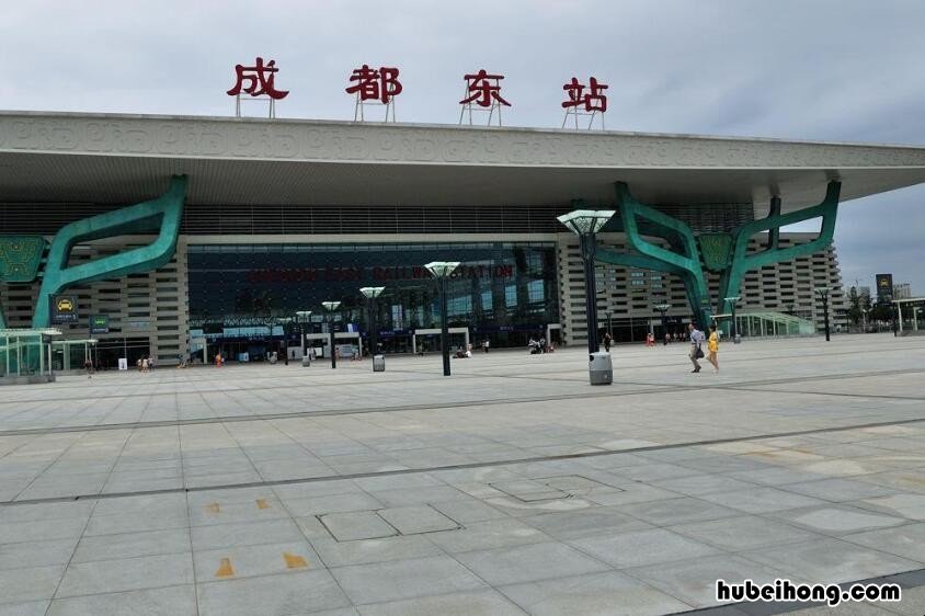 成都东站在哪里接人 成都东站在哪里坐高铁