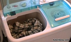 洗衣机洗了全是毛怎么回事 为什么洗衣机洗出来都是毛絮