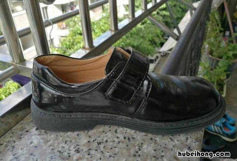 漆皮鞋子怎么保养方法图片 漆皮的皮鞋怎么保养