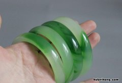 玻璃仿玉有害吗 玻璃仿玉的特点