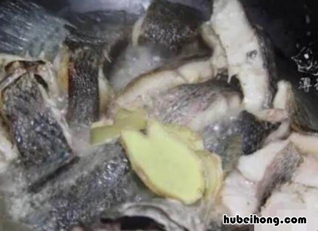 乌鱼炖什么帮助伤口恢复 有三种病不能吃黑鱼