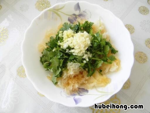 凉拌银耳的做法是什么意思 凉拌银耳的正确做法