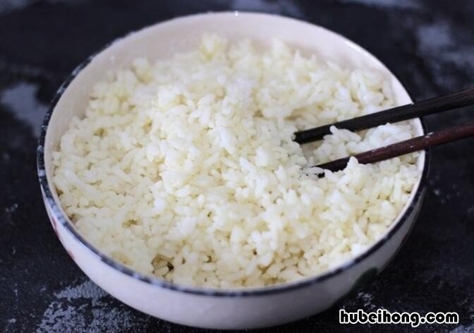 剩米饭锅巴做法 用剩米饭做好吃的锅巴