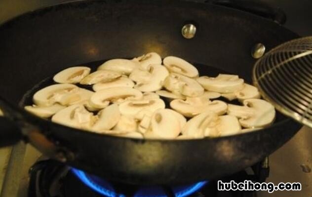 口蘑炒肉片怎么做好吃窍门 口蘑炒肉片的家常做法