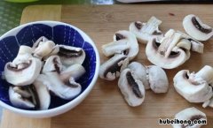口蘑里面黑色的部分能吃吗 口蘑里面有一圈黑色是什么情况