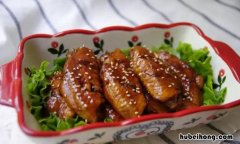 可乐鸡翅可以放配菜吗怎么做 可乐鸡翅可以加配菜吗