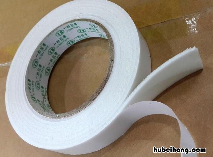 怎么收拾地板上的头发不留痕迹 怎样收拾地上的头发