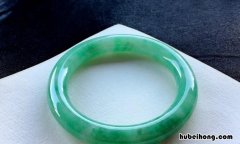 人工注色的翡翠怎么辨别真假视频 人工注色的翡翠怎么辨别好坏