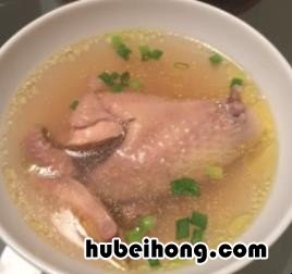 墨鱼炖鸡的做法大全 墨鱼炖鸡的做法和禁忌窍门