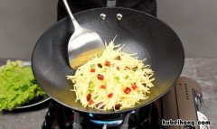 炒菜怎么防止粘锅 炒菜粘锅有什么好办法