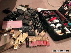 坐飞机带化妆品护肤品 坐飞机面膜化妆品能放在行李箱吗