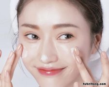 上妆搓泥是什么意思 化妆时出现搓泥是什么现象