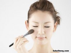 中老年人化妆的方法和技巧 中老年人最简单化妆