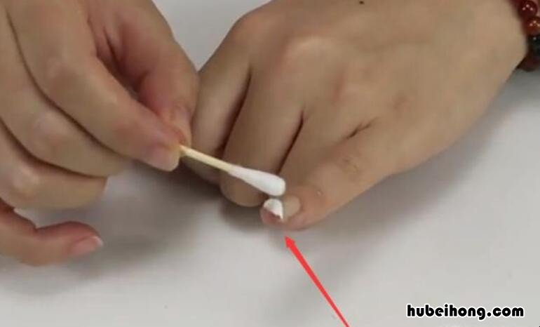 牙膏能卸指甲胶吗 如何用牙膏卸掉甲片