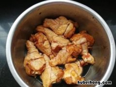 如何炖鸡肉好吃又简单 炖鸡的调料都有哪些