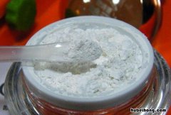 用珍珠粉怎么去痘痘 珍珠粉加什么能起到祛痘的效果