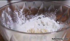 炸麻花怎么和面都放啥才能酥脆 怎样和面炸麻花才脆