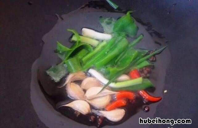 怎样炖鸡好吃又简单窍门图解 怎样炖鸡好吃又简单电饭煲