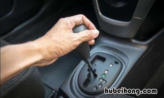 考驾照是报手动挡好还是自动挡好 考驾照报手动挡好还是自动挡