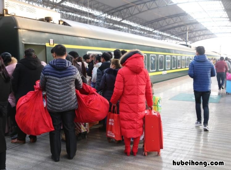 出差在外身份证掉了怎么坐高铁 出差在外地身份证丢了怎么进火车站