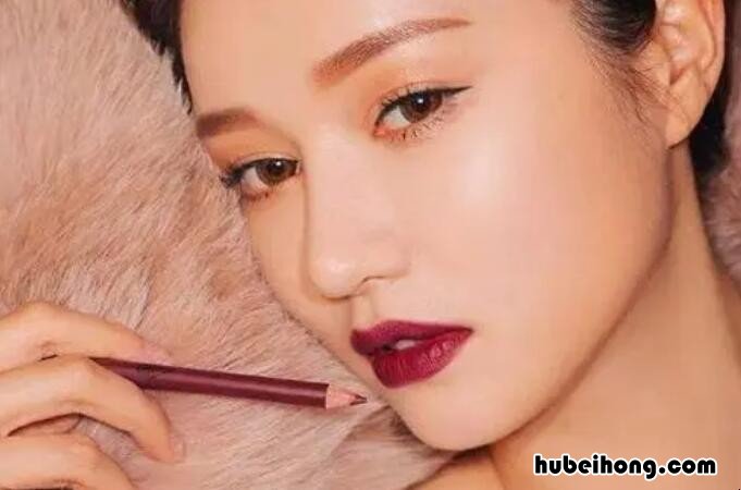 梅子色口红搭配妆容好看吗女 梅子色口红显黑吗
