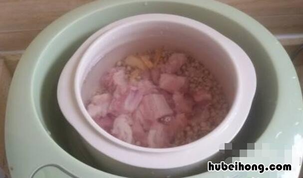 玉米排骨怎么炖好吃又营养 猪肚排骨怎么炖好吃又营养