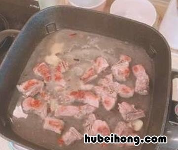 排骨火锅怎么做最好吃 清汤排骨火锅怎么做好吃