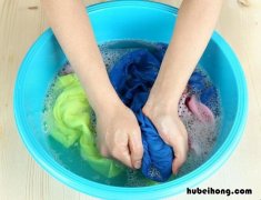 衣服怎么洗的更干净 衣服怎样洗的更干净
