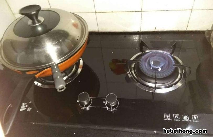 煤气灶打火有哒哒声正常吗 燃气灶打火哒哒声