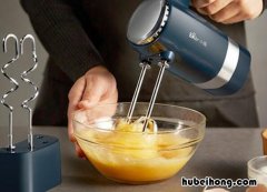 使用电动打蛋器可以接触盆底吗 打蛋器和不锈钢盆摩擦