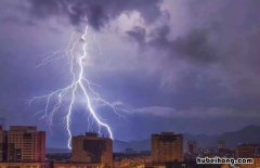 雷雨天气怎么避雨 雷雨天在户外如何避雷