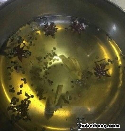 柠檬泡椒凤爪怎么做最好吃视频 柠檬泡椒凤爪怎么做最好吃窍门