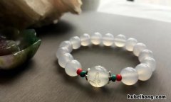 怎么看翡翠的品质等级 绿玉髓是什么玉对身体好吗