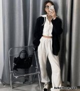 白色运动裤配什么上衣好看图片 白色运动裤配什么上衣好看秋季