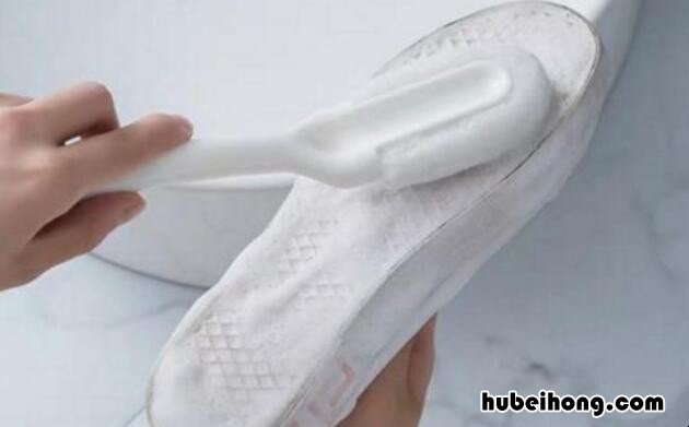 耐克白鞋用什么刷 nike白网鞋怎么清洗