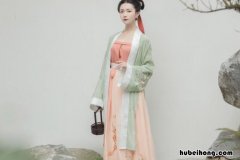百褶裙和百迭裙有什么区别 百迭裙和百褶裙