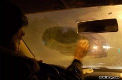 冬季车窗起雾怎么解决 冬季车窗起雾怎么解决方法呢图片