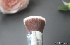 粉底刷用了一次要洗吗女生 粉底刷用了一次要洗吗怎么洗