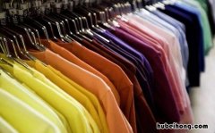 新衣服第一次洗加盐需要泡多久才能洗 新衣服第一次洗加多少盐