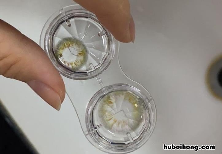 美瞳可以用水泡吗一晚上 美瞳可以用水泡吗没带护理液
