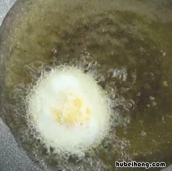 油炸鸡蛋的功效与作用 油炸鸡蛋的家常做法大全窍门