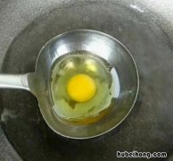 油炸鸡蛋的功效与作用 油炸鸡蛋的家常做法大全窍门