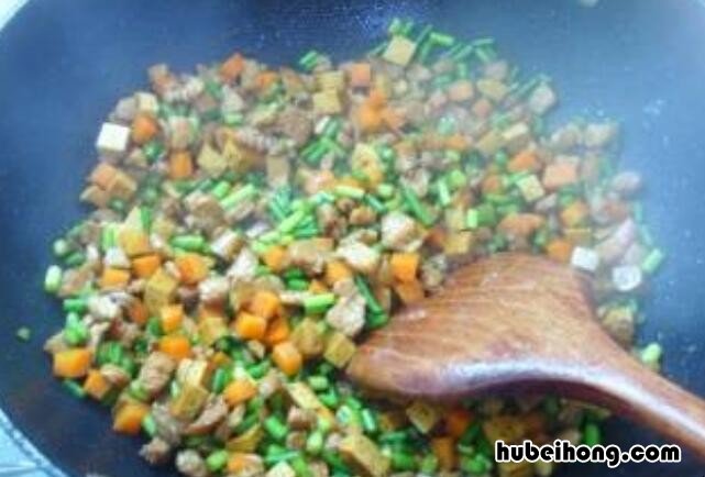 食材_炒三丁是哪三丁窍门 炒三丁的食材有哪些