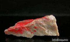 鸡血石和朱砂的区别是什么 鸡血石和朱砂的区别是什么意思