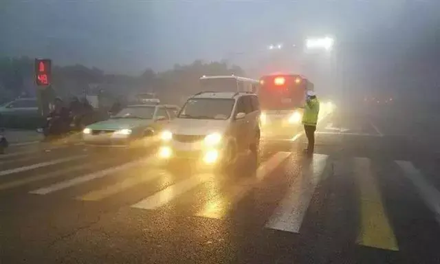 雾灯到底怎么开图解图片视频 雾灯怎么开关