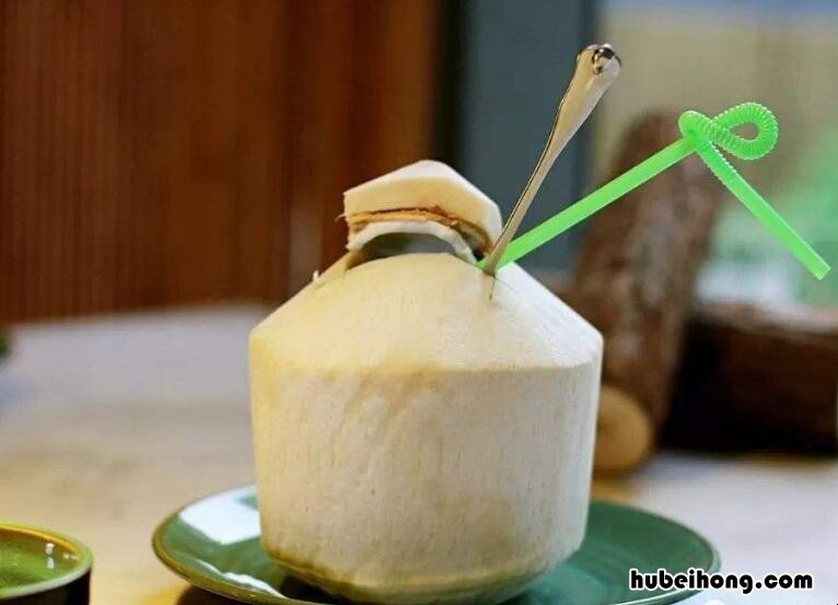 怎么挑椰青椰肉更软 椰青要怎么挑选